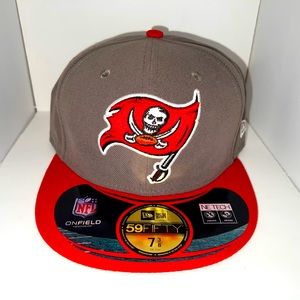 Khaki, red, white TB Buccaneers New era Fitted size 7 3/8. excellent condition